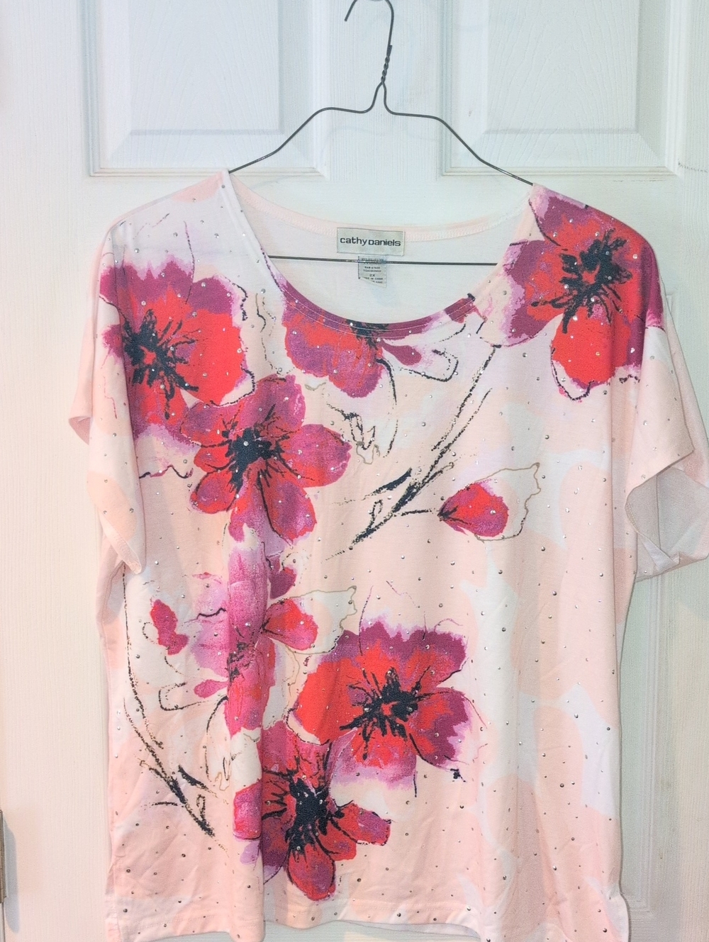 Cathy Daniels Pink Floral Short Sleeve Tee with Red-Pink Blooms